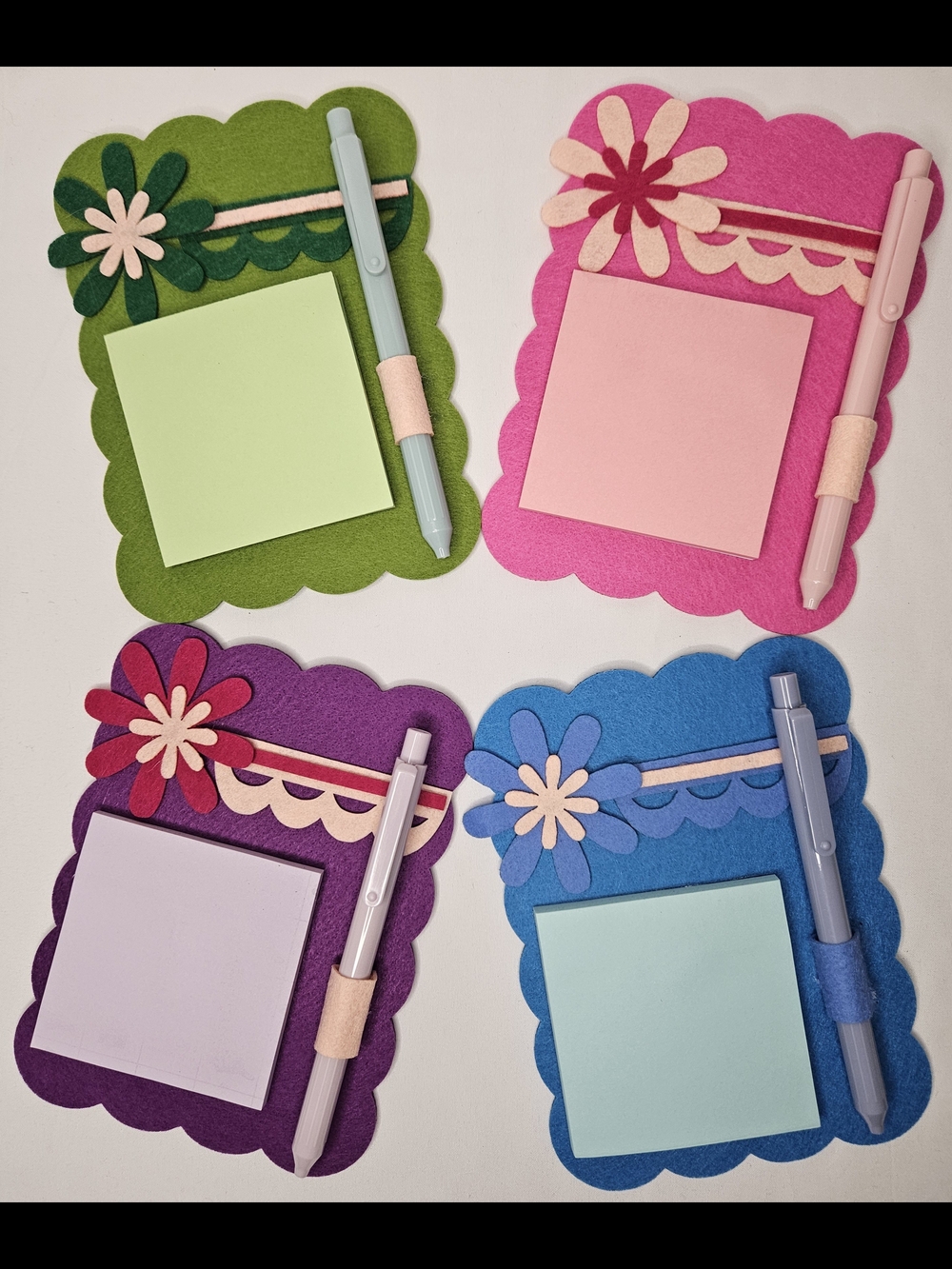 Set of 4 Handmade Felt Sticky Note Holders with Pens NEW
